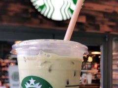 燕麦奶抹茶拿铁-星巴克臻选(青岛麦凯乐分店)