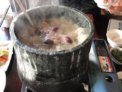 松茸石锅鸡-林芝工布庄园希尔顿酒店-猎味中餐厅