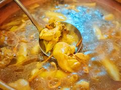 菌菇鸡煲-阿山卓·野生菌火锅·纳西火塘烤肉