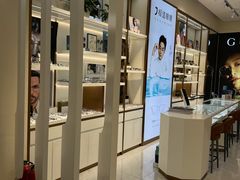 -J-Optical佳视明眼镜·蔡司视觉(青岛金茂览秀城店)