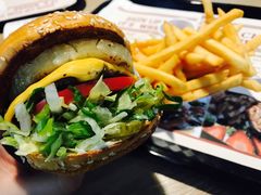 -The Habit Burger Grill 哈比特汉堡(复兴soho店)