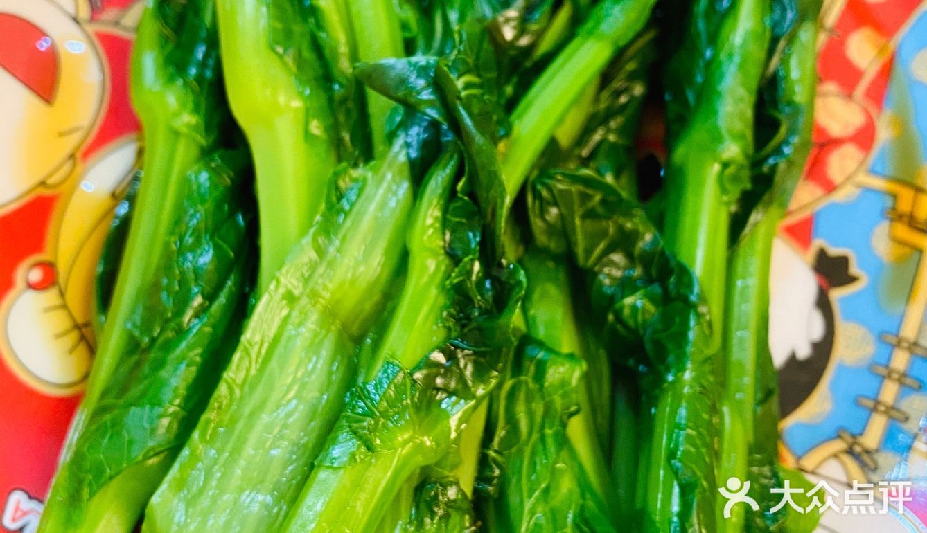 电饼铛预热后放入一小堆，用汤勺拍成饼，微焦以后翻面