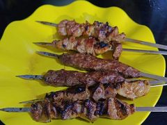 -烤肉小伙烤肉店