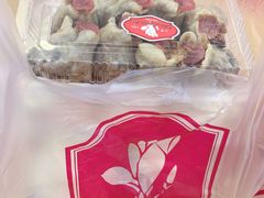 -白玉兰食品甜凤店(合生汇店)