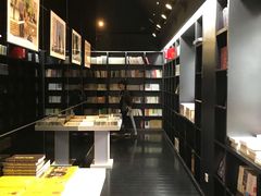 -钟书阁(松江泰晤士小镇店)