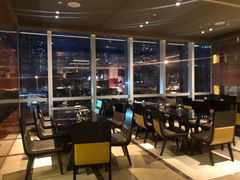 -大中华希尔顿酒店-念自助餐·嗨啤·小龙虾