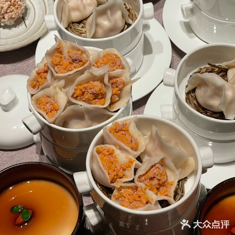 西安 ！！一个饺子🥟居然11块钱 。 。  