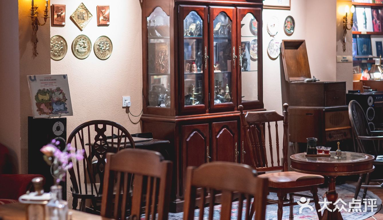 中古欧式cafe，路过一眼爱上，黑胶唱片慢生活🎵