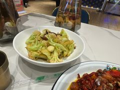 -沙枣树辣子鸡•新疆家常菜(喀什西路店)