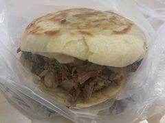 -闫家驴肉老店(华电一校店)