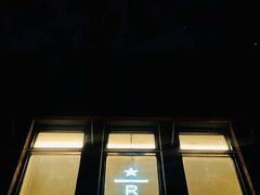 -星巴克臻选(上海中环广场2F店)