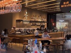 -星巴克臻选(上海合生汇1F店)