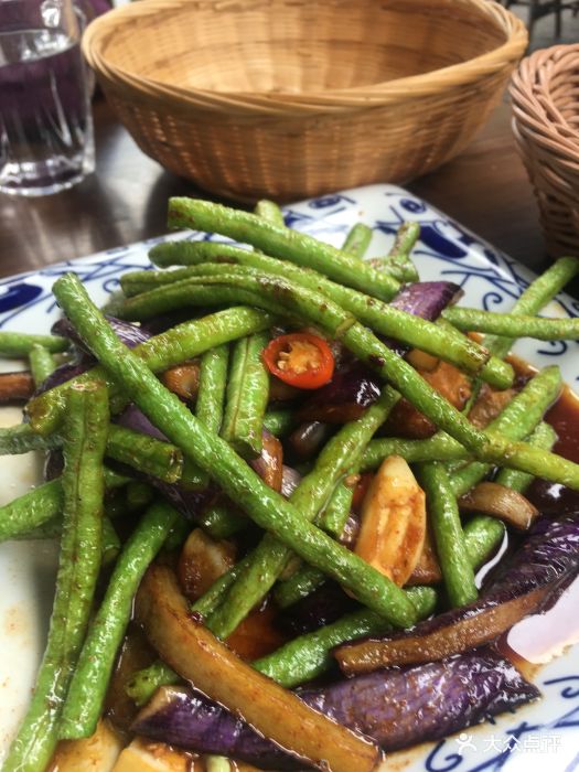香芙茗茶楼豇豆茄子图片