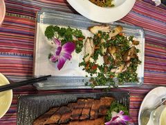 -香巴拉云南餐厅(华莱坞店)