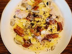 -ROAST coffee & eatery