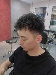 -诗悦发型烫染SALON