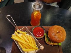 汉堡套餐-C&R西班牙餐厅