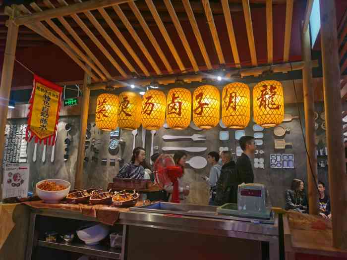 龙胡子卤汤烫菜(亨特店)-"位置:还在亨特二楼环境:商场环境暂时木.