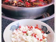 -九尺赵老四鲜鹅肠火锅