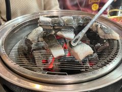 -围炉肉舍•炭烤活鳗•丹东海鲜烤肉(步行街店)