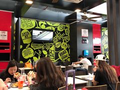 大堂-麦当劳(深圳北站高铁店)