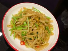 炒萝卜-祥瑞干锅鸭头·东北菜(佳园路店)
