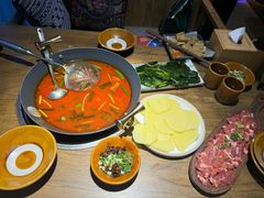 -贵厨酸汤牛肉(小十字店)