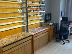 -优医视平价眼镜蔡司依视路折扣工厂店(德胜门店)