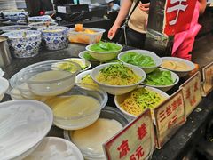 -八一路好吃街(雨田商务大厦店)
