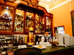 -Majestic Café