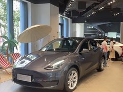 -TESLA 特斯拉(上海太古汇体验店)