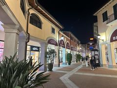 -佛罗伦萨小镇广佛名品奥特莱斯(疏港路店)