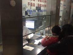 -上海中医药大学附属岳阳中西医结合医院闵行分院-停车场