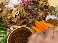 -聚串门儿·东北烧烤(信义坊店)