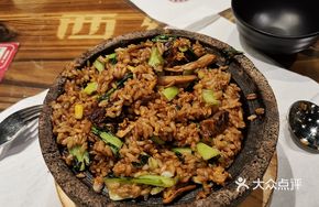 Wild Mushroom Beef Stone Pot Fried Rice