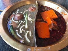 -小天鹅火锅·一线江景洪鼎旗舰店(洪崖洞店)