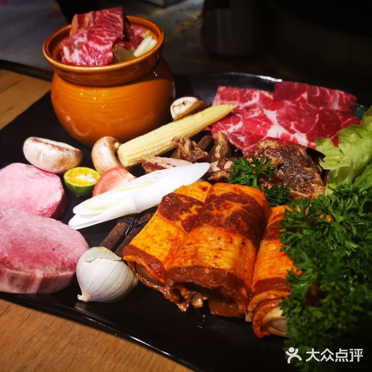 烤肉滋滋作响[调皮]冬日里的温暖美味