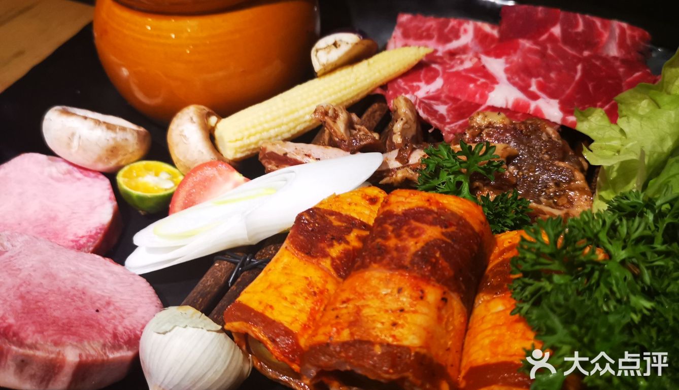 烤肉滋滋作响[调皮]冬日里的温暖美味