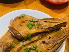 麻辣鸭头-琥珀老六龙虾(四里河店)