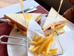 鸡肉三明治-WOLFGANG PUCK KITCHEN & BAR(迪士尼小镇店)
