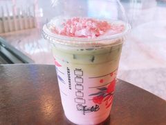 冰粉樱冰抹茶拿铁-星巴克臻选(盐城金鹰聚龙湖店)