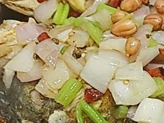 -丹水桥地锅鱼·翘嘴鲌·地方特色全鱼宴(丹江口大坝店)