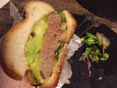 鲜虾牛油果汉堡-HIGH FIVE哈福手工汉堡(桂林路店)