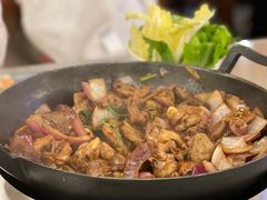 -胡须佬鸡煲四季火锅店(石厦西村直营店)