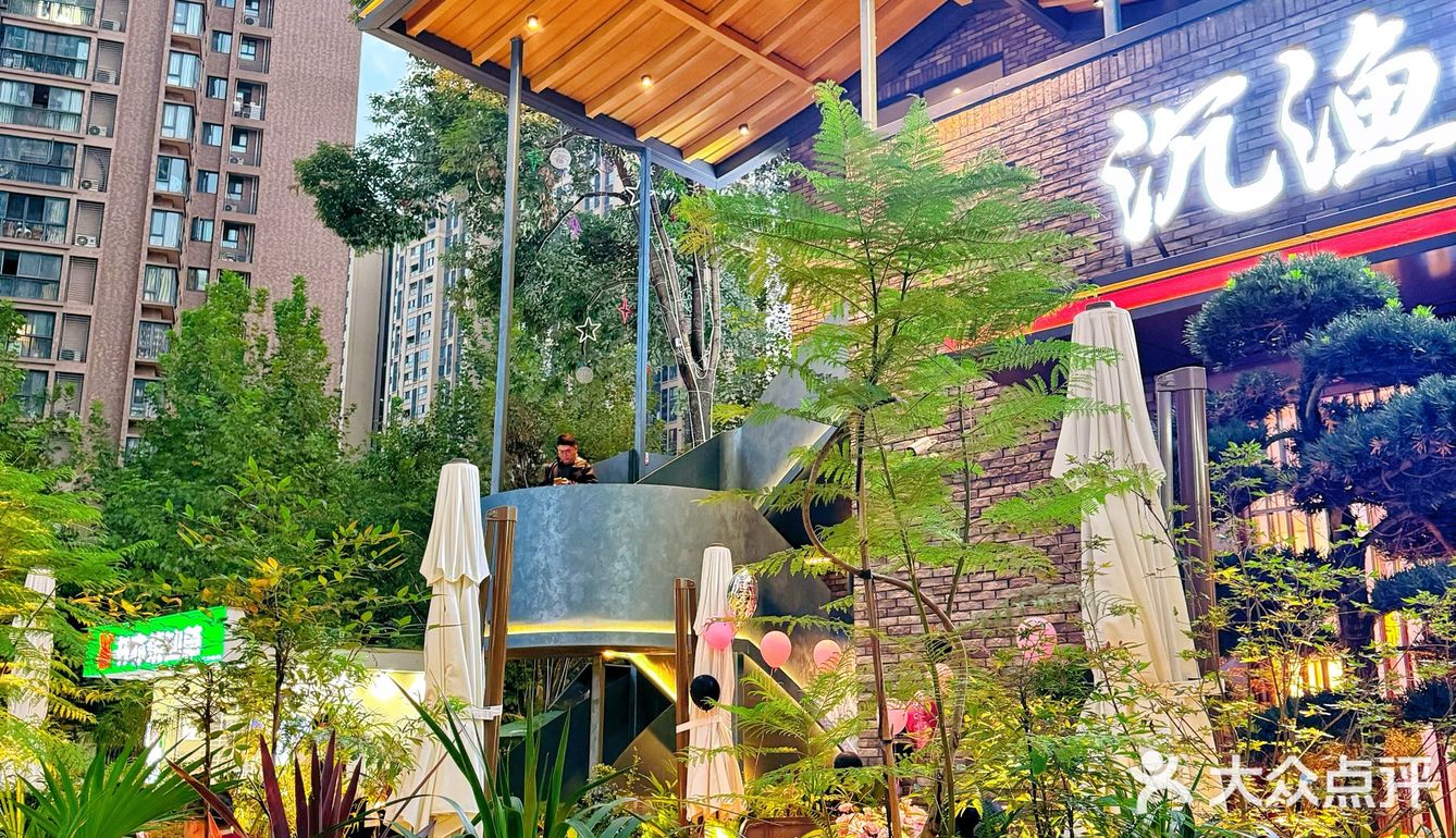 700万装修费的餐厅？一起体验豪华生日宴