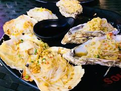 -何师烧烤·香辣蟹·川菜·30年老品牌(太古里旗舰店)