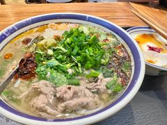 -云阿蛮云南生烫牛肉米线(奉贤路店)