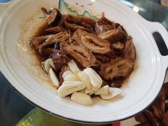 -老鼎万春卤菜(五代传承创始老店)