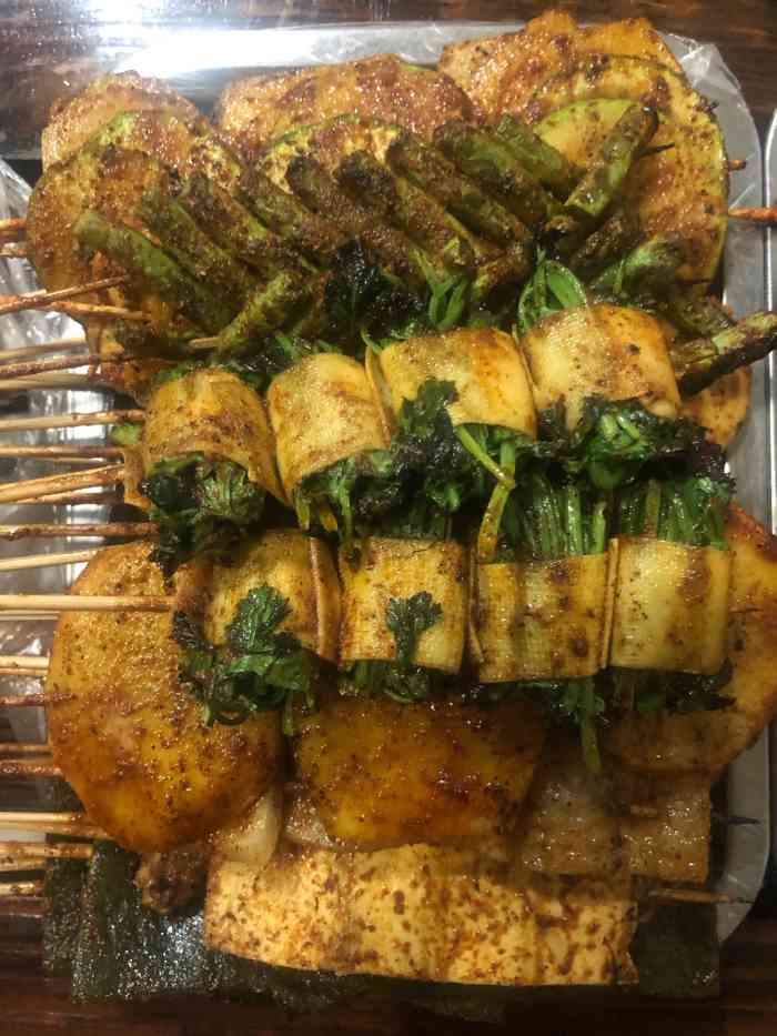 烧烤那么江湖感吃的话都要加辣加辣「烤魔芋」魔芋必点「烤烤香菜图片