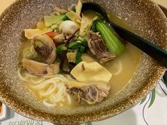 -蒙自源米线大王(东站店)
